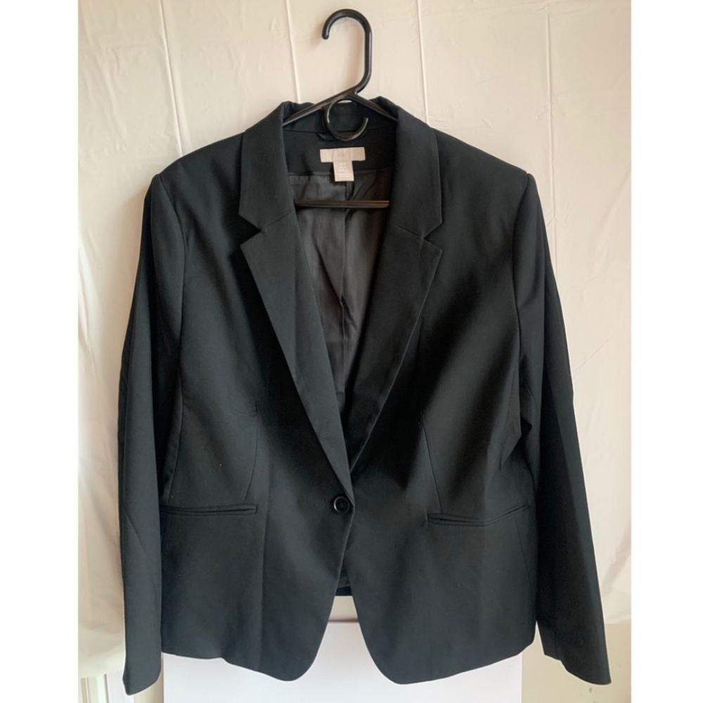 H&M Black Blazer.